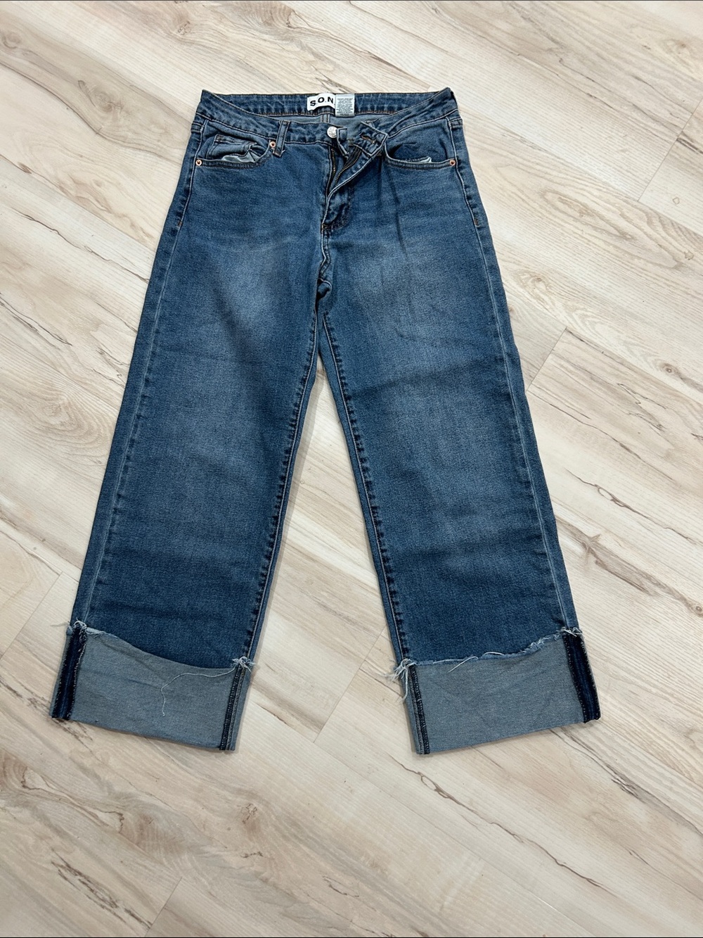 SONG Wide-Leg Cropped Jeans in Dark Blue with Raw Cuff